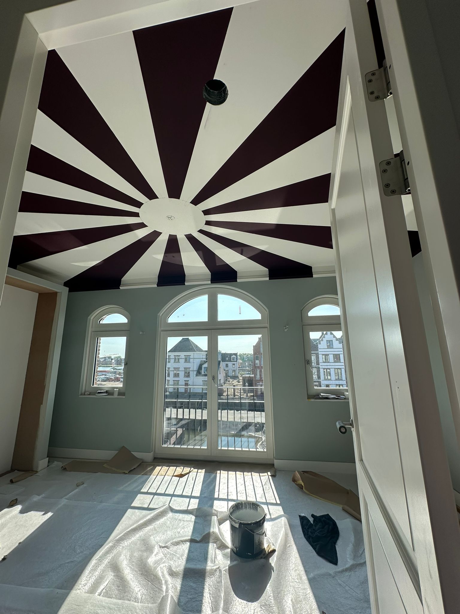 Gestuukt circus plafond
